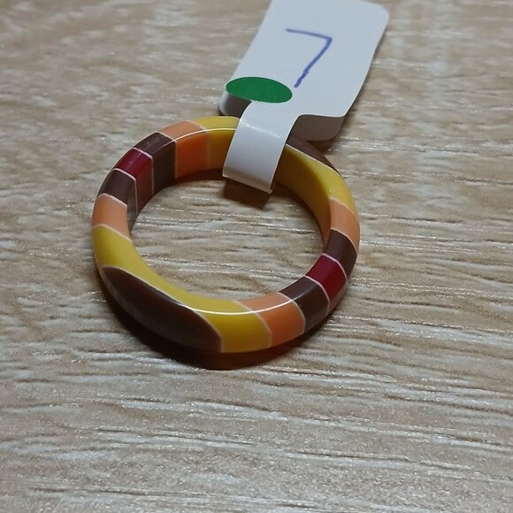 NWOT Size 7 Acrylic Brown Tone Ring #16 - Picture 1 of 15